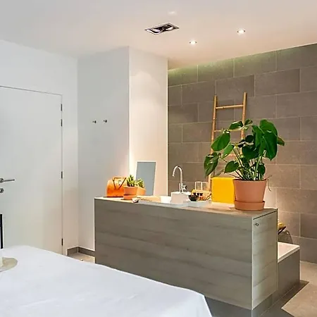 Marcel De Business & Travel Bed & Breakfast